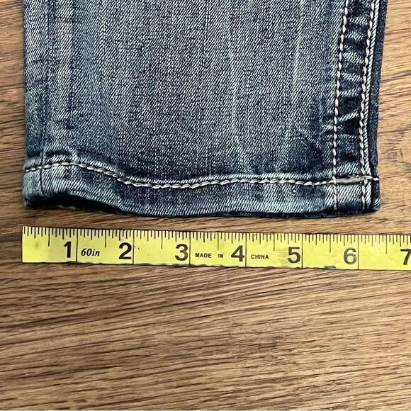 Miss Me Signature Capri Low Waist Jeans Blue Factory Wash and Whiskering Size 26 - Picture 5 of 16